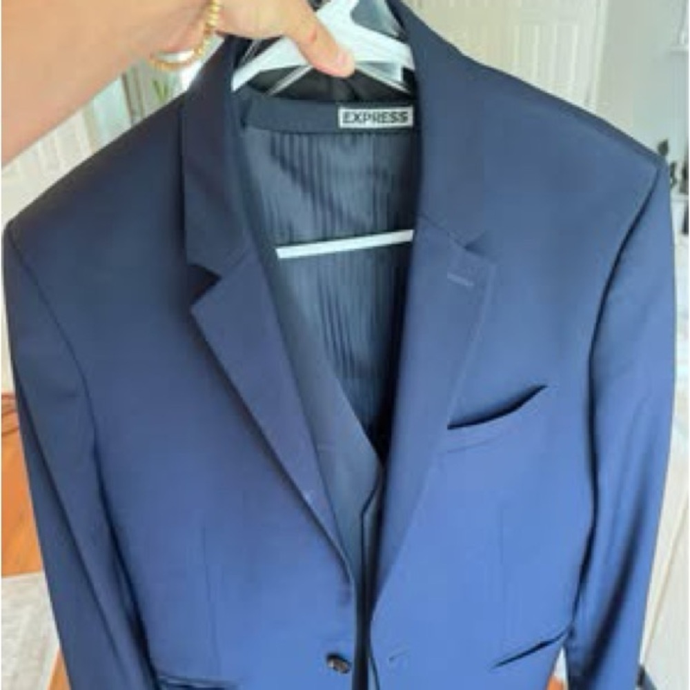 Mens Navy 3 piece suit - Express slim fit 40R